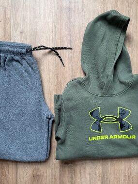 Under Armour bundle of boys size medium